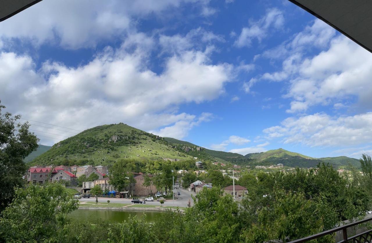 Yolyans Hotel Goris Exteriér fotografie