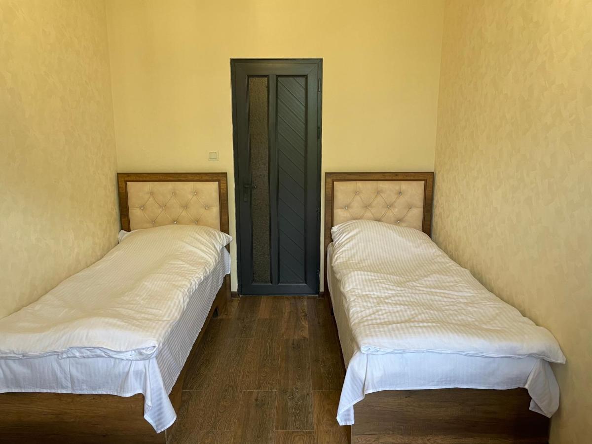 Yolyans Hotel Goris Exteriér fotografie